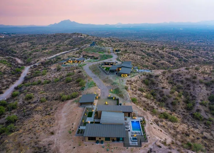 Holiday home Paradise Canyon-private Event Venue-estate 1&2